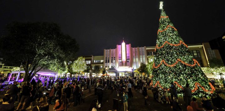 <h3>Market Street in Lights</h3>“>
</div>
<div class=